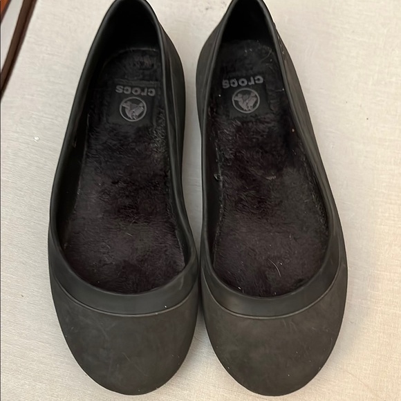 Crocs Women's Black Mammoth Ballet Flats Shoes Slip On Fur Lined Round Toe S-7 - Picture 1 of 4